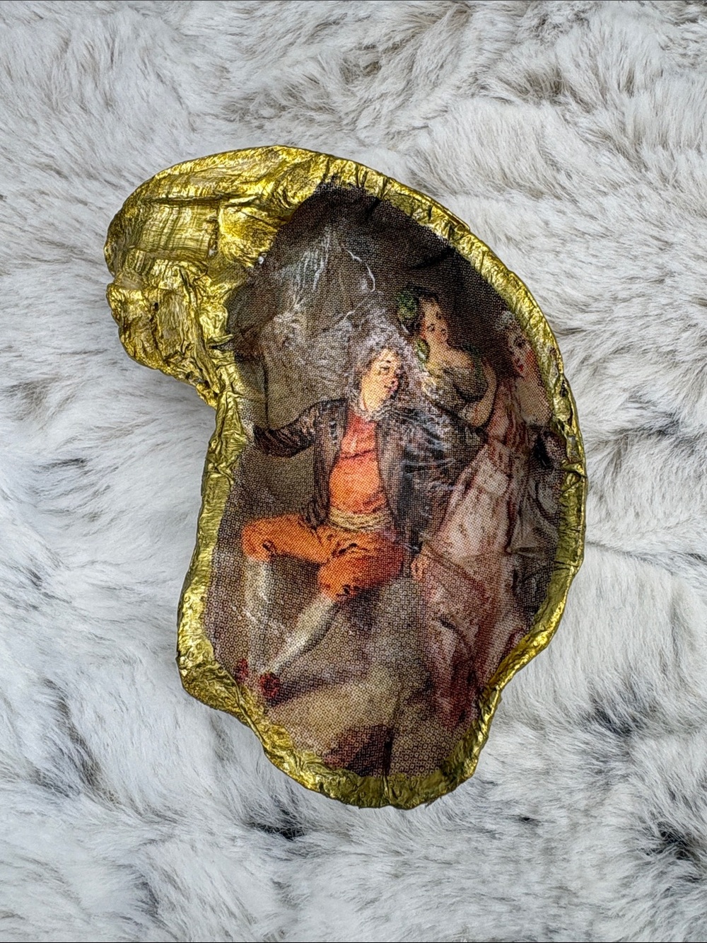 Gold-Trim Decorative Oyster Shell with Victorian Scene